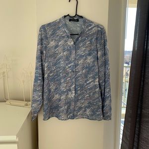 Nwot. Blue silver foil printed shirt